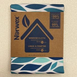 New! Norwex Window Cloth w/BacLock